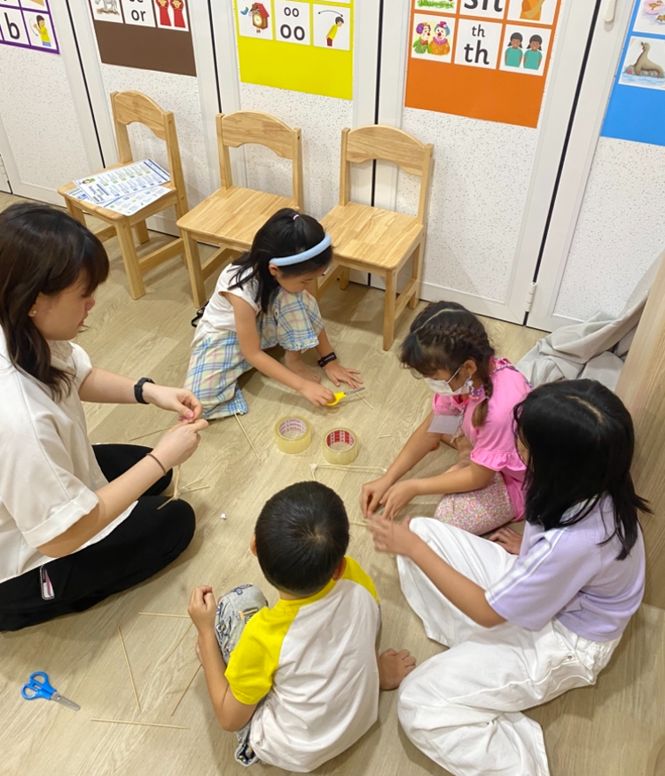 Young Innovator class for kids in Bangkok